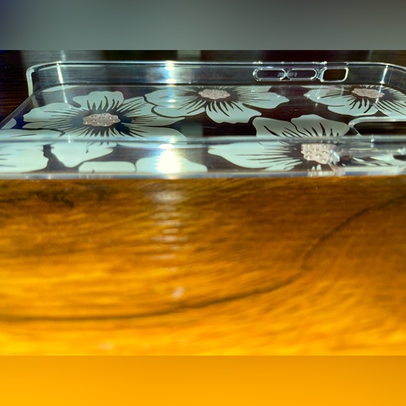 Kate Spade iPhone 12/ iPhone 12 Pro Protective Hardshell Case (Hollyhock Floral) - Picture 4 of 6